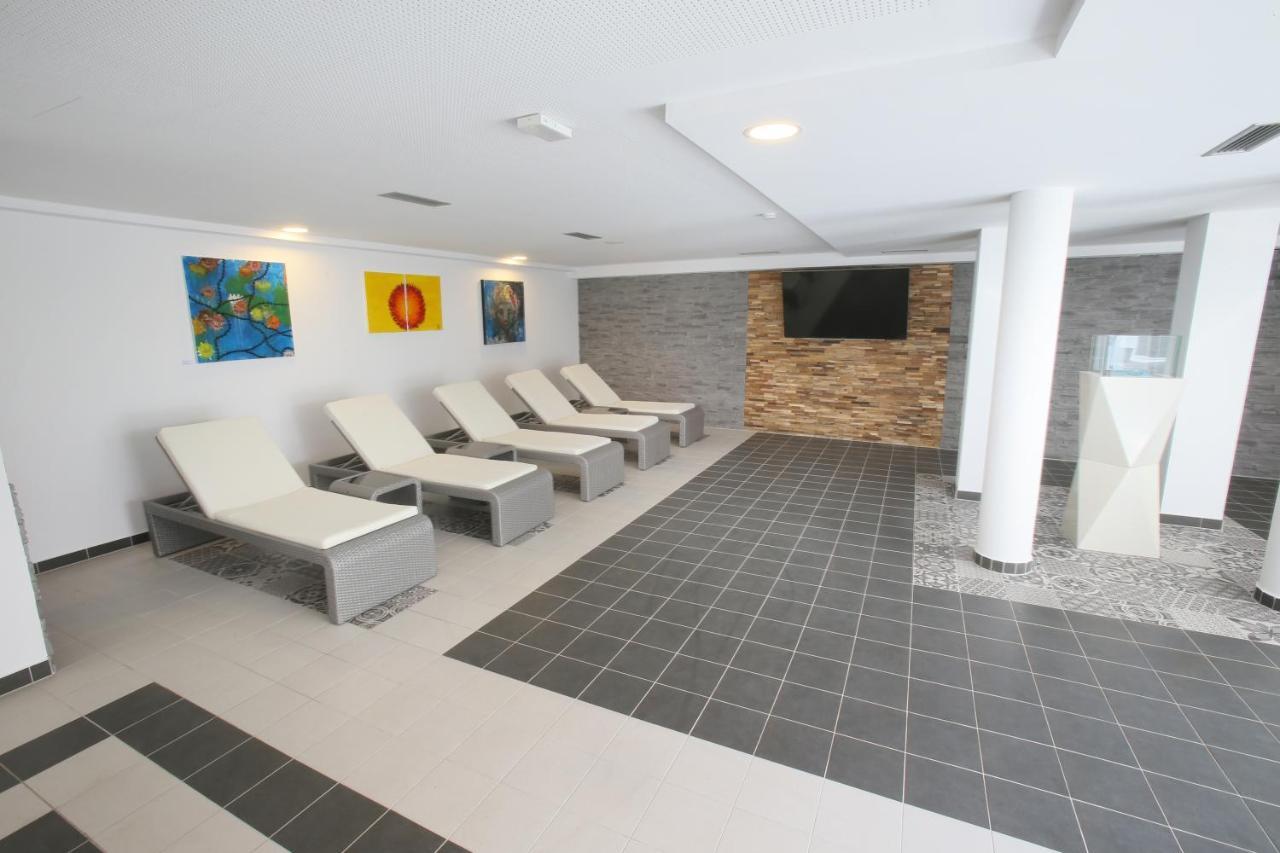25H Spa-Residenz Pools In & Out, Private Garden & Beach ノイジードル・アム・ゼー エクステリア 写真