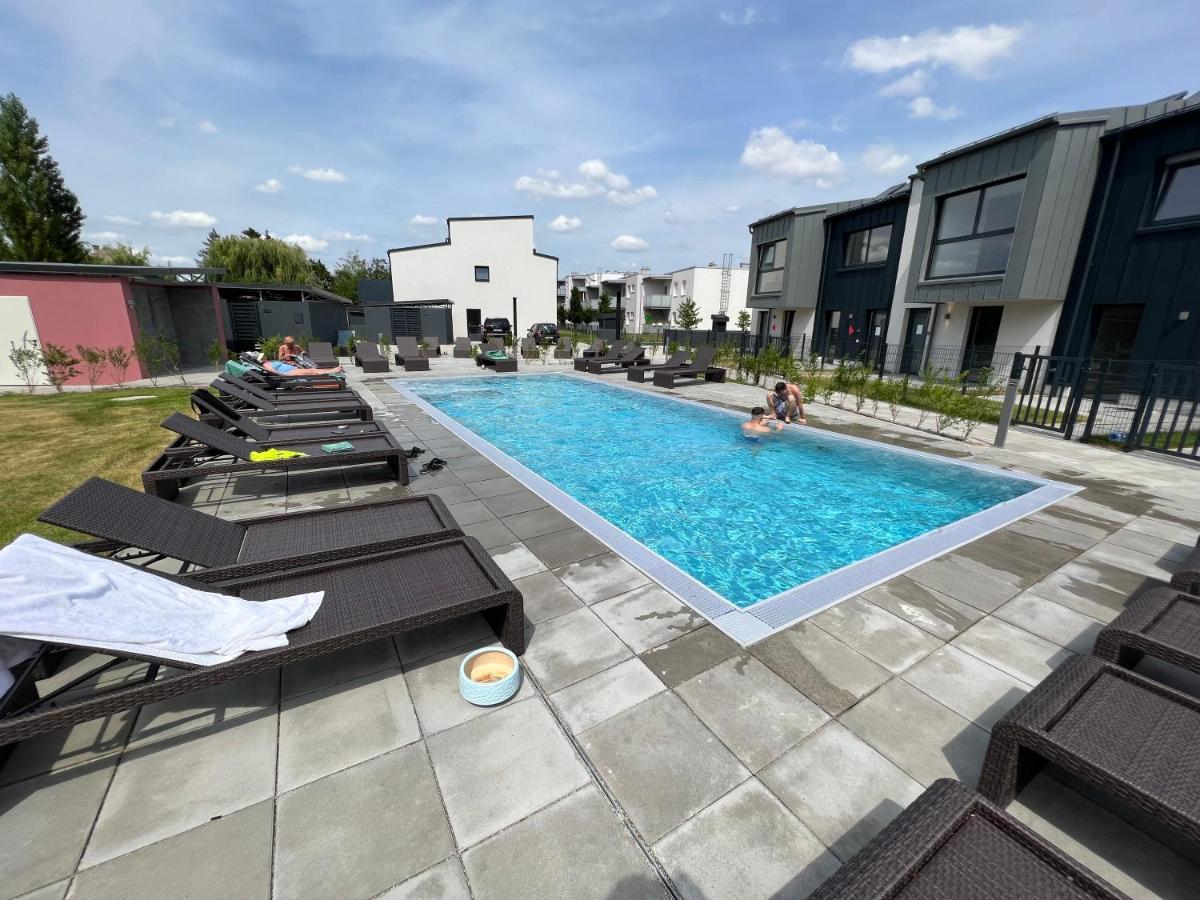 25H Spa-Residenz Pools In & Out, Private Garden & Beach ノイジードル・アム・ゼー エクステリア 写真