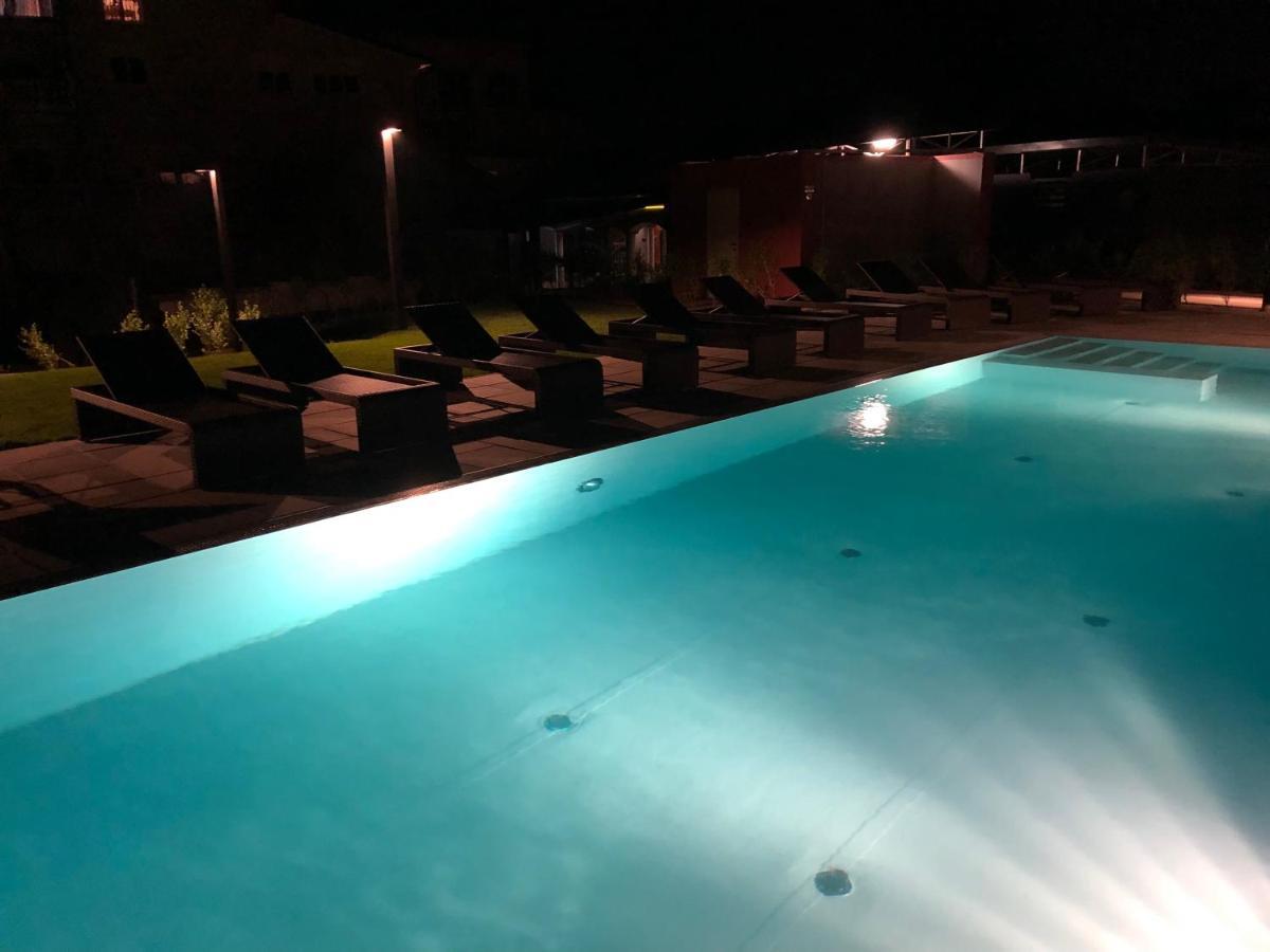 25H Spa-Residenz Pools In & Out, Private Garden & Beach ノイジードル・アム・ゼー エクステリア 写真